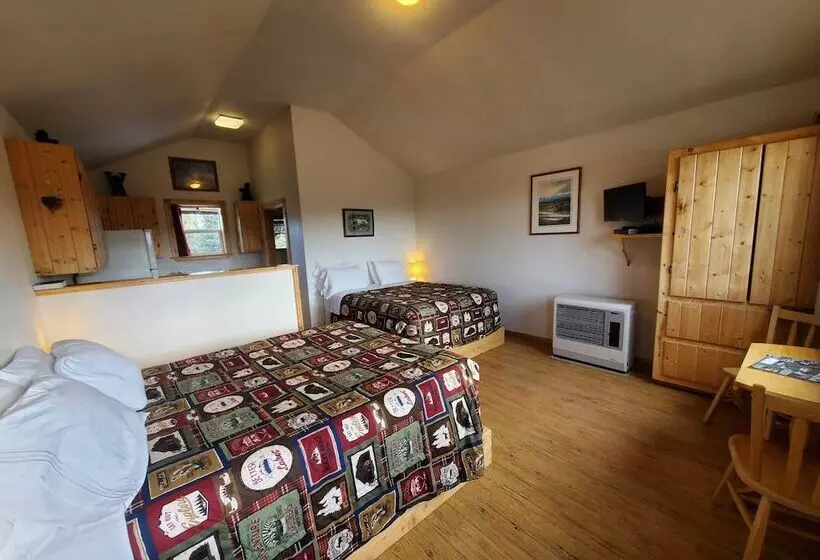 Alaskan Spruce Cabins