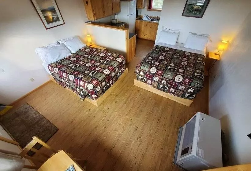 Alaskan Spruce Cabins