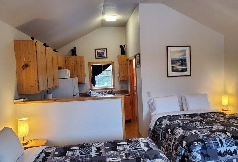 Alaskan Spruce Cabins