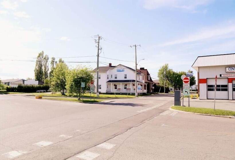 مبيت وإفطار Auberge Lac St Jean