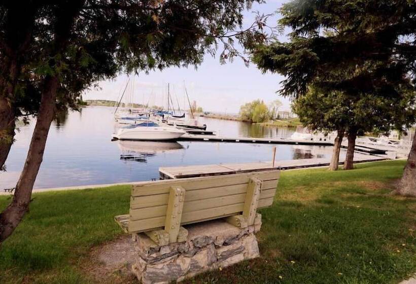 مبيت وإفطار Auberge Lac St Jean