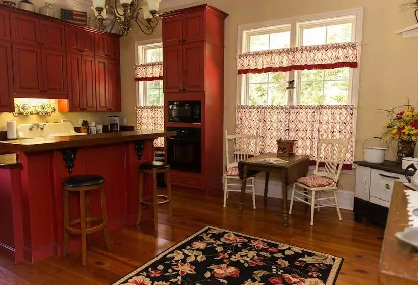 Aamiaismajoitus (B&B) Concord Inn