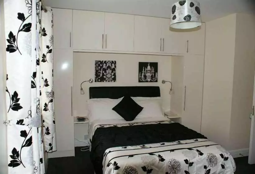 Eske Villa Bed & Breakfast