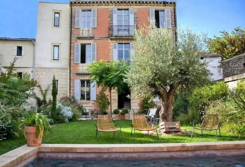 Aamiaismajoitus (B&B) La Maison Rouge D Uzes