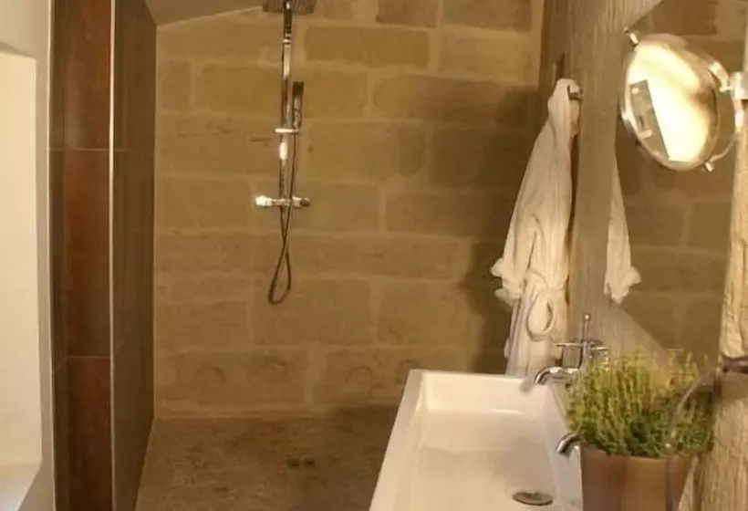 Aamiaismajoitus (B&B) La Maison Rouge D Uzes