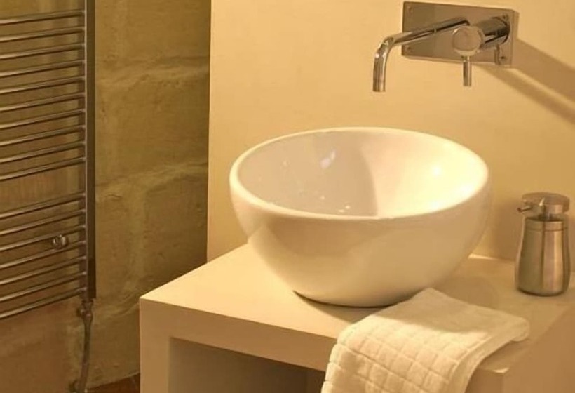 مبيت وإفطار La Maison Rouge D Uzes