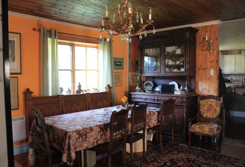 تختخواب و صبحانه La Maison Sous Les Lilas