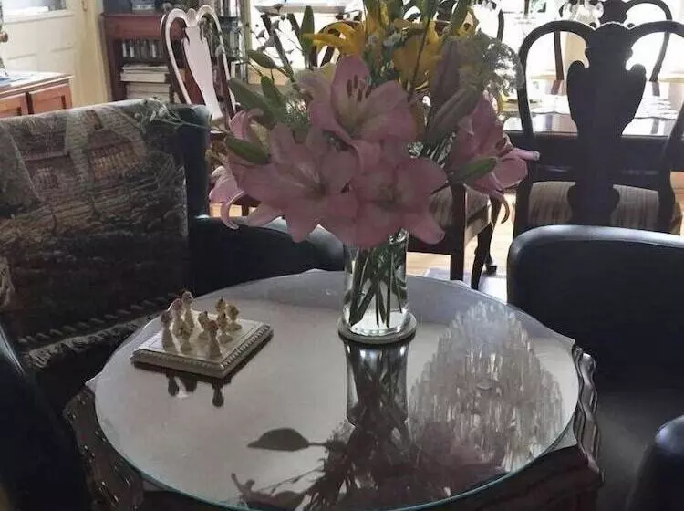 ベッドアンドブレックファースト Scotch Hill Inn