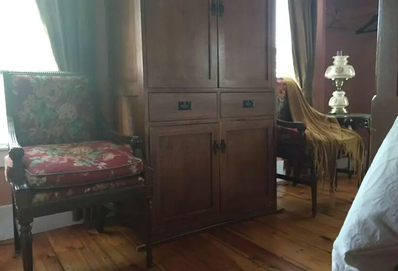 ベッドアンドブレックファースト Scotch Hill Inn