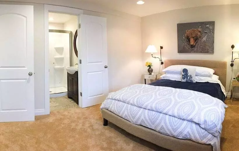 Cranky Crow Bed And Breakfast