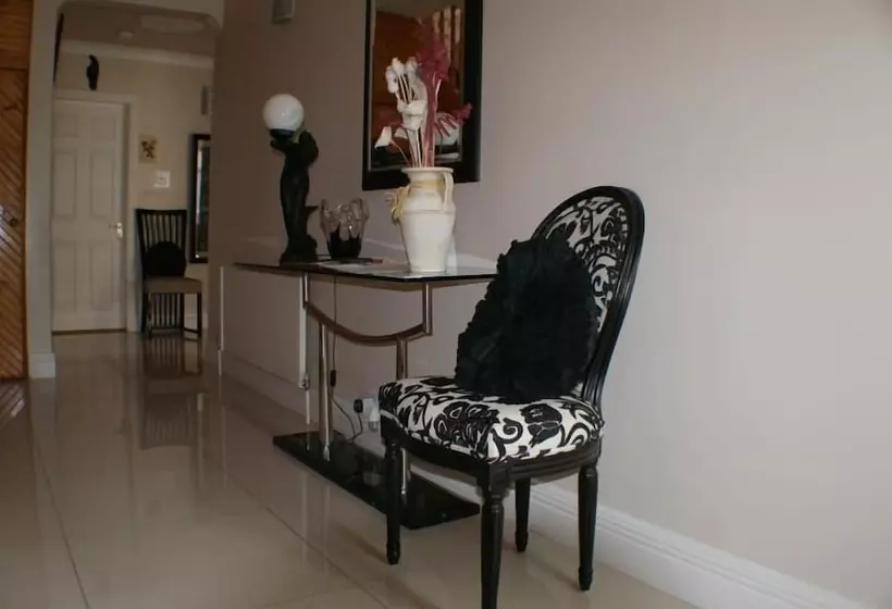 Eske Villa Bed & Breakfast