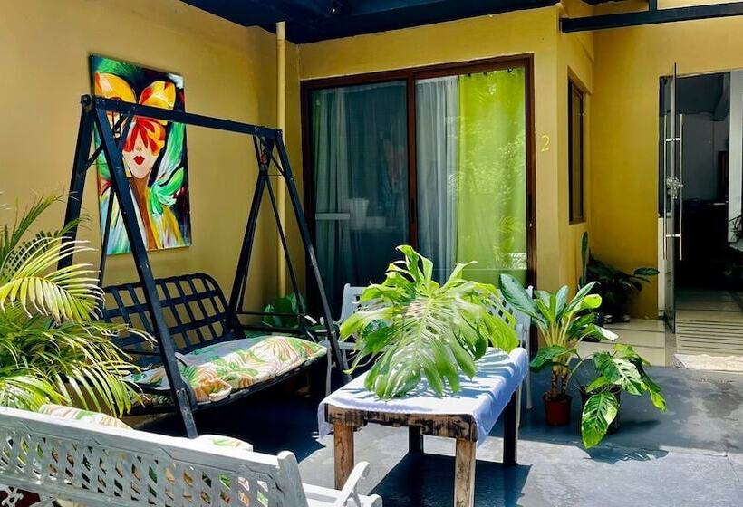 Freddys Place Bed And Breakfast