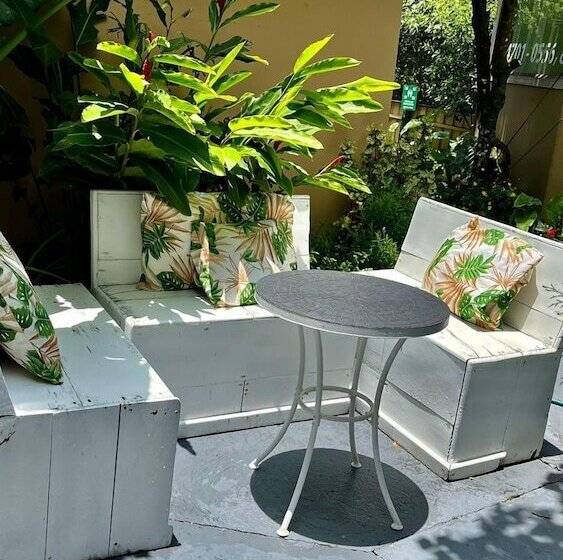 Freddys Place Bed And Breakfast