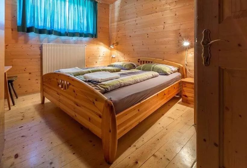 Hostelli Berghütte Maseben