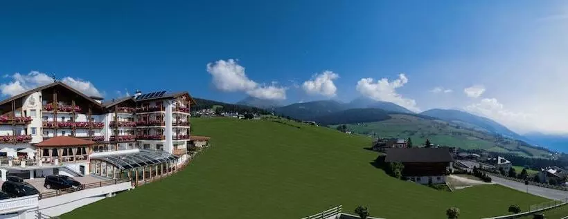 Hotelli Alpenfrieden