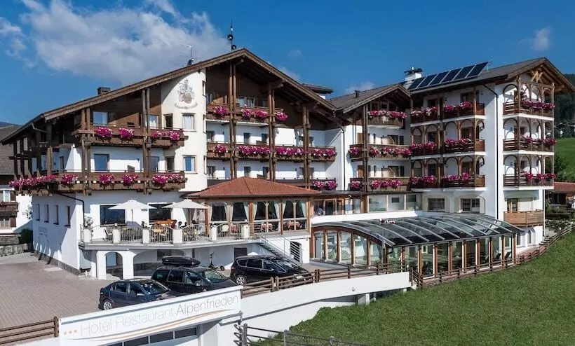 Hotelli Alpenfrieden