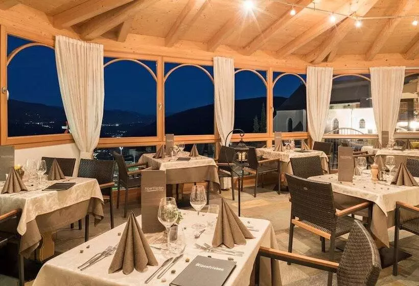 Hotelli Alpenfrieden