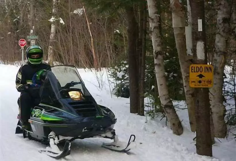 Hotelli Auberge Eldo Inn