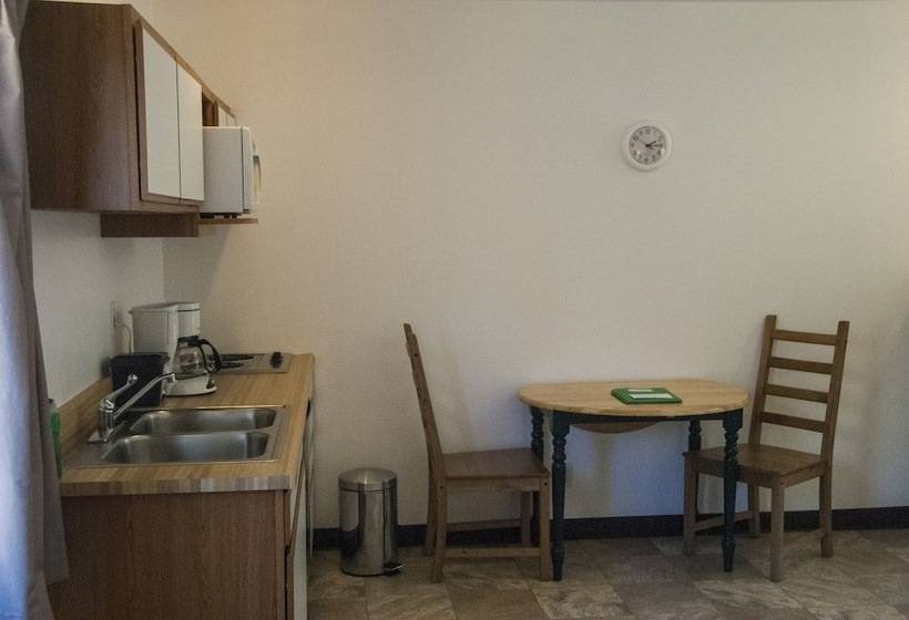 Отель Corral Creek Lodge