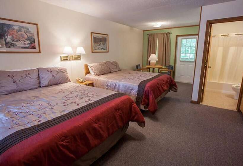 فندق Maggie Valley Creekside Lodge