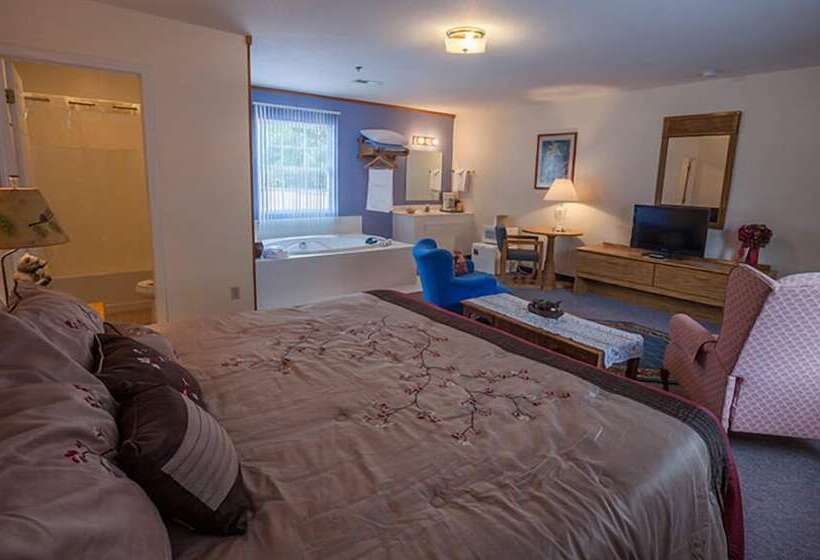 فندق Maggie Valley Creekside Lodge