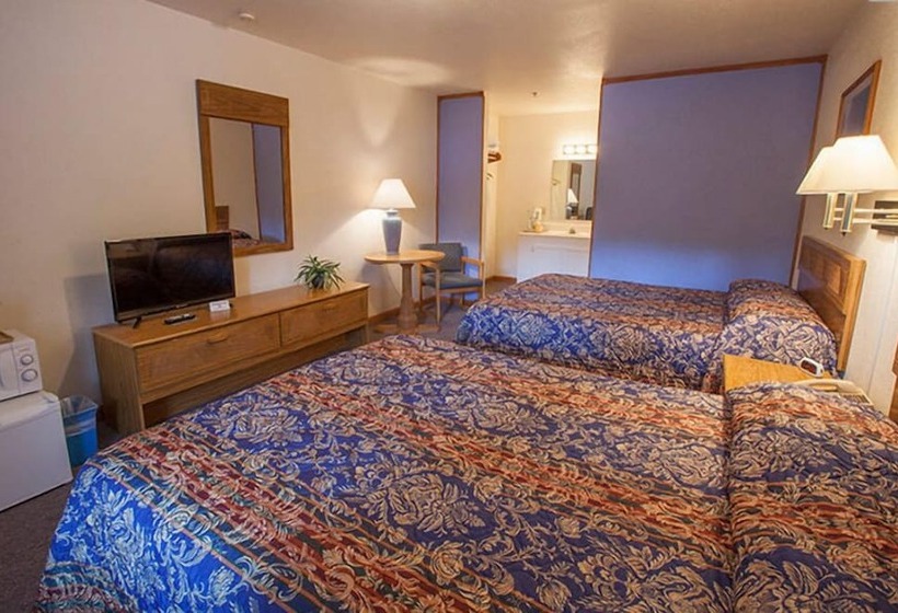 فندق Maggie Valley Creekside Lodge