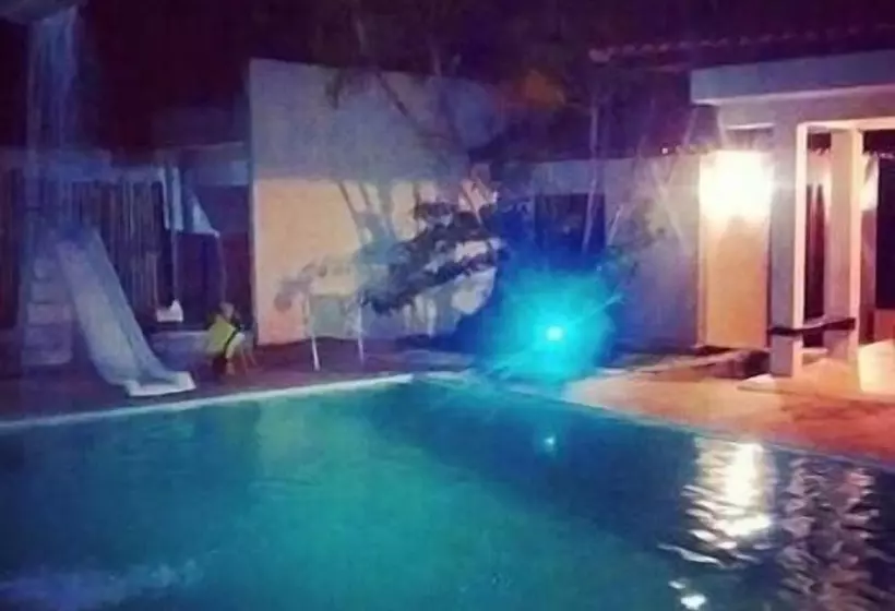 ホテル Pousada Nossa Casa Itauna Beach