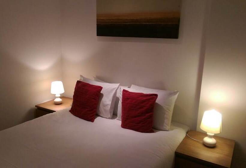 בית מלון כפרי Starlite Serviced Apartments