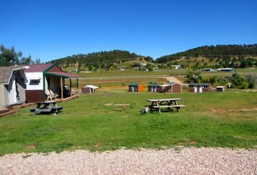 فندق Suzies Camp