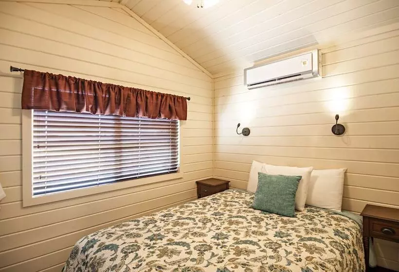 Hotelli Vines Rv Resort