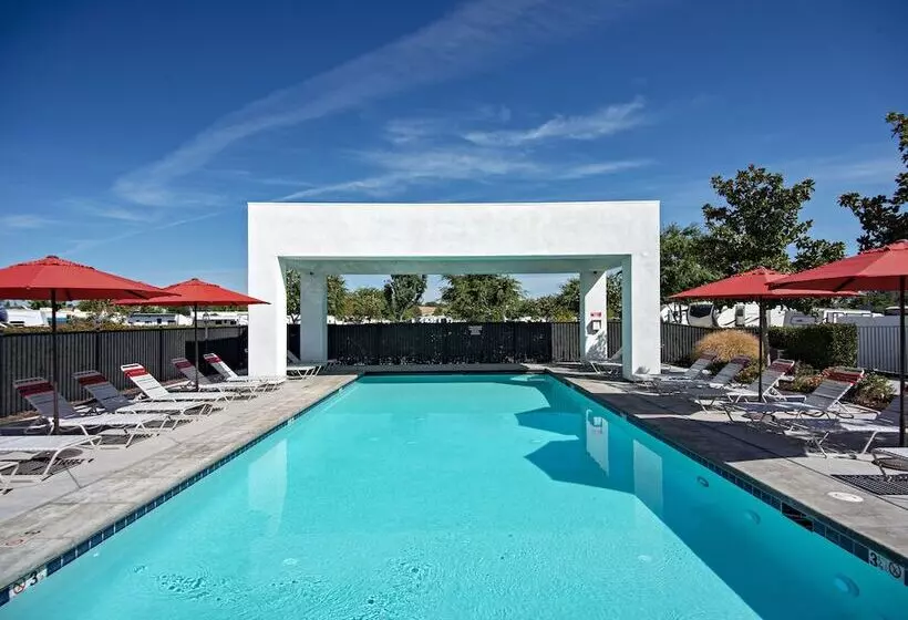 Hotelli Vines Rv Resort