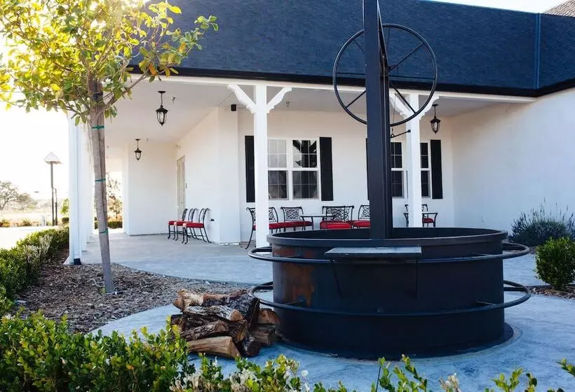 Hotelli Vines Rv Resort