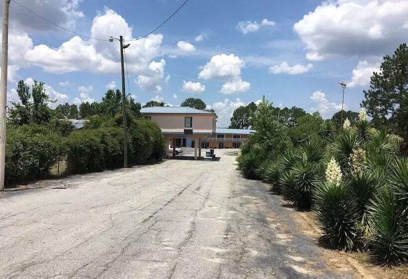 Motelli Ashburn Inn & Rv Park