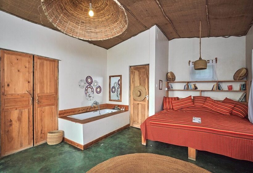 پانسیون Nature Homes   Africa Amini Life