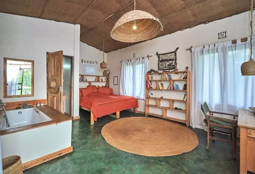 پانسیون Nature Homes   Africa Amini Life