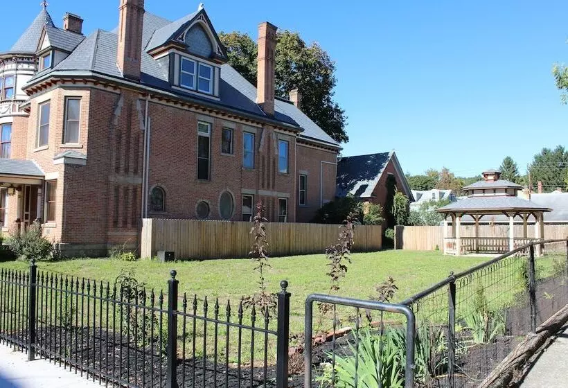 The Gage Mansion B&b