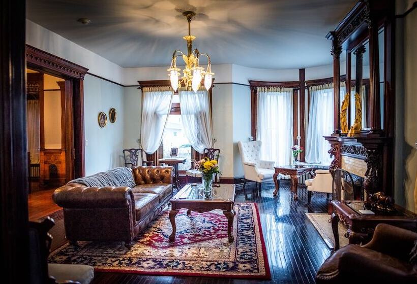 The Gage Mansion B&b