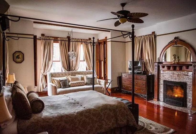 The Gage Mansion B&b