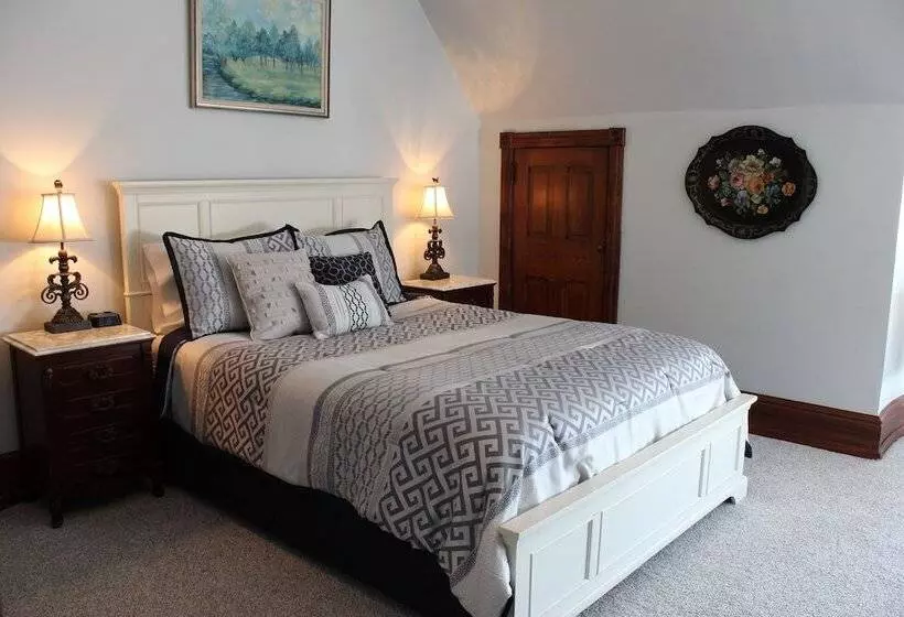 The Gage Mansion B&b