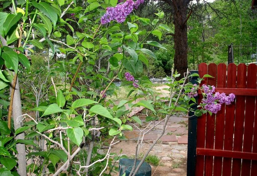 Wendy's Canyon Cottages