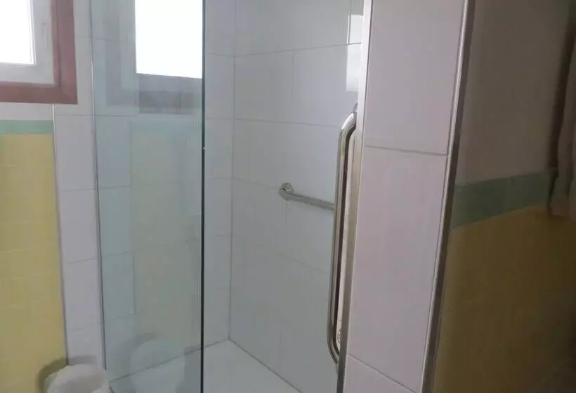 Adams Golden Acres Motel