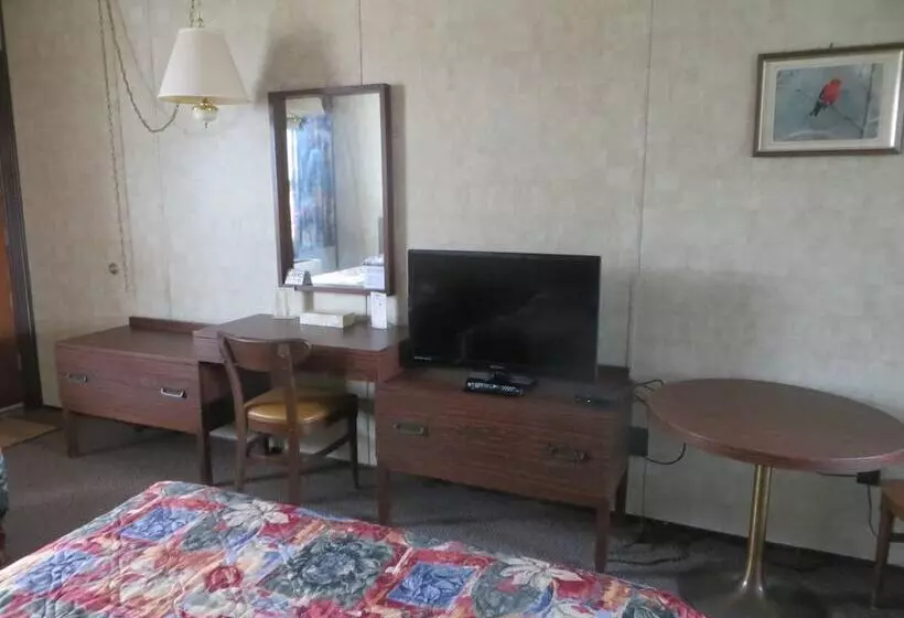 Adams Golden Acres Motel