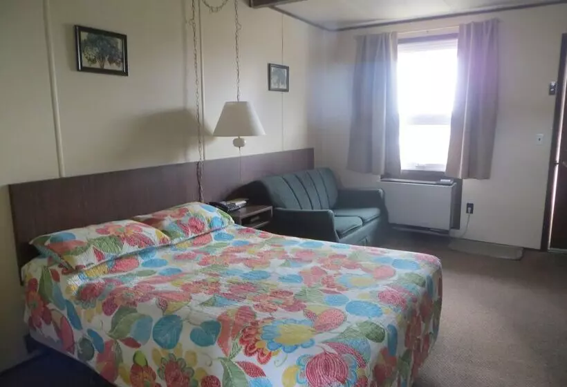 Adams Golden Acres Motel