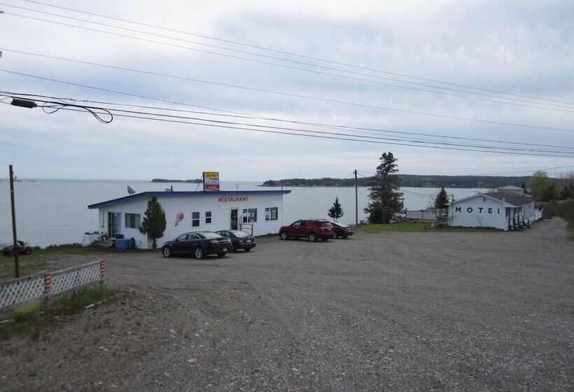 Baybreeze Restaurant And Motel