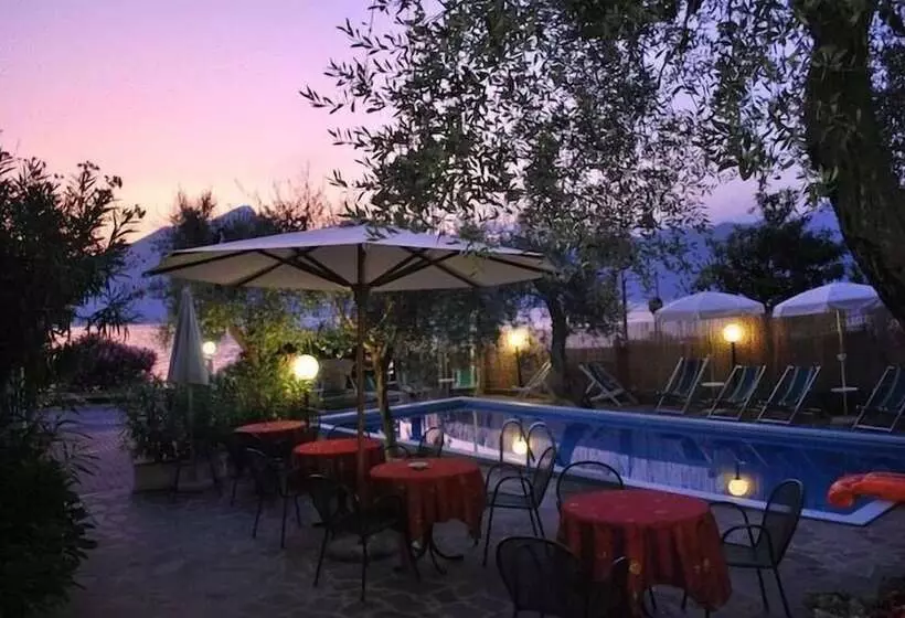 مسافرخانه Residence Appartamenti Wieland