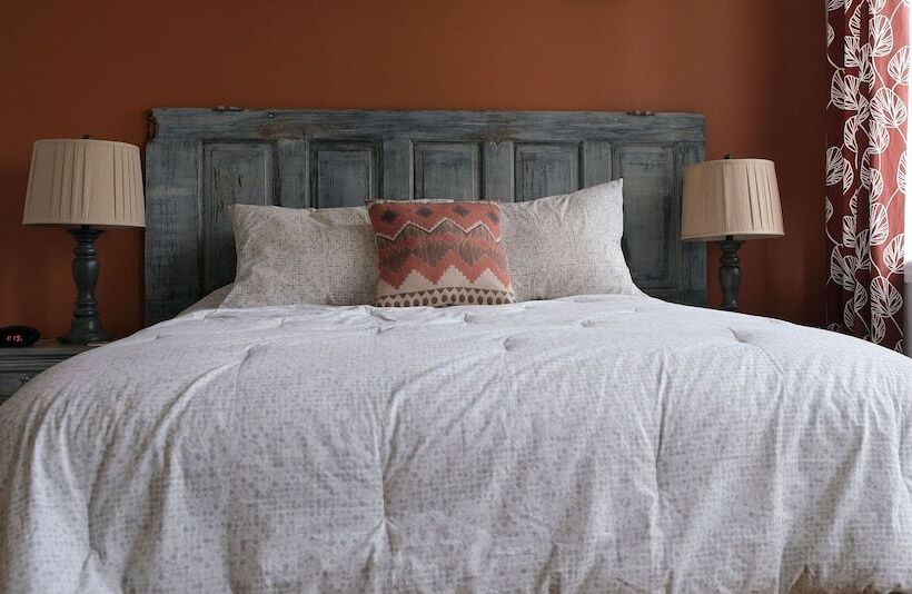 ホテル Canalside Restaurant, Inn & Kitchen Store