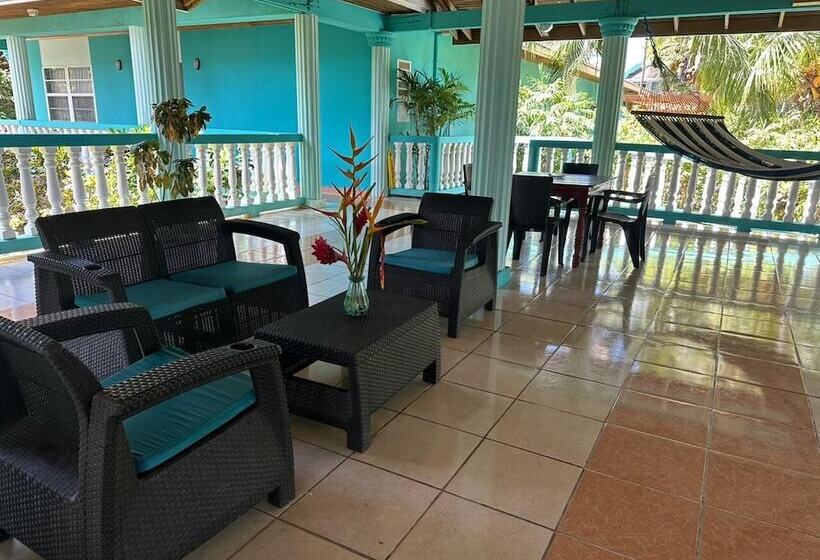 هتل Seagrape Plantation Resort