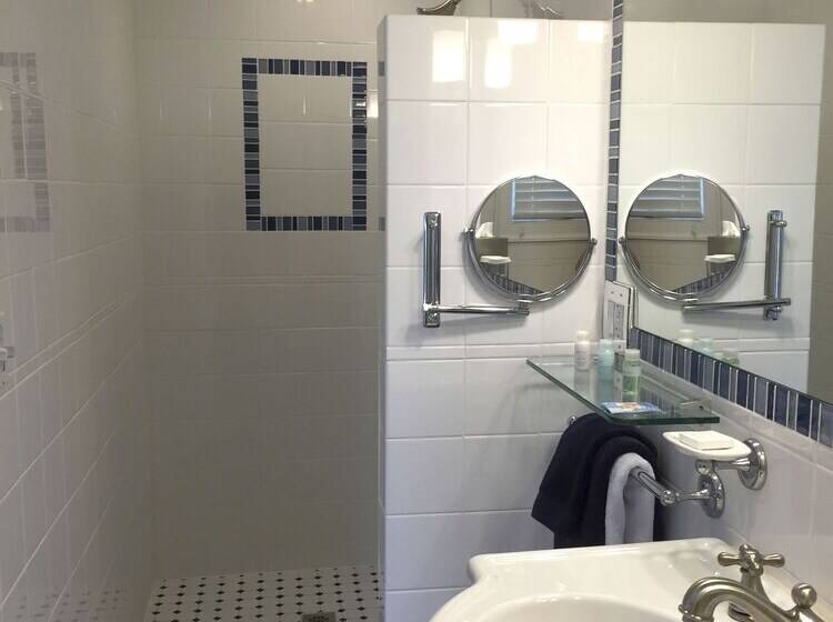 فندق على الطريق Atlantic Inn