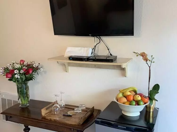 The Woods Hotel   Gay Lgbtq Cabins