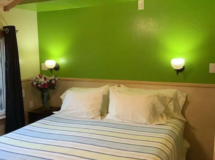 The Woods Hotel   Gay Lgbtq Cabins